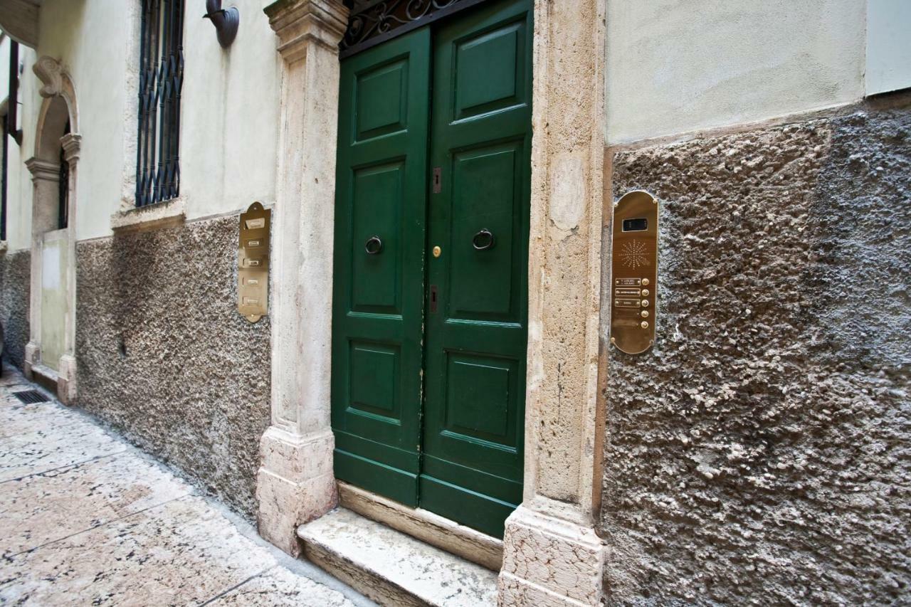 Le Cadreghe Apartments Verona Bagian luar foto