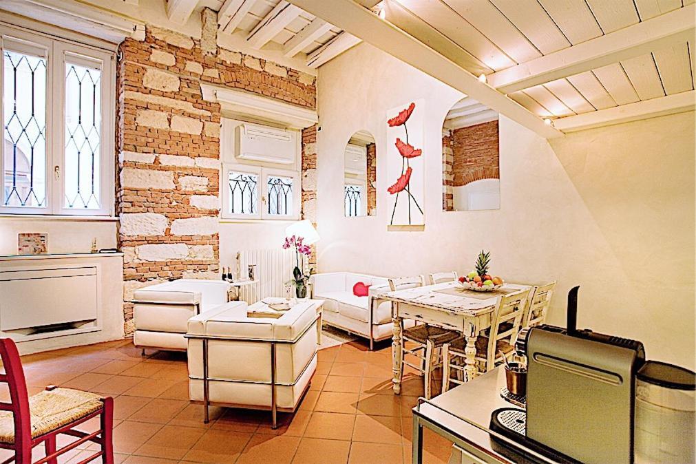 Le Cadreghe Apartments Verona Bagian luar foto